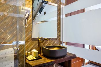 Bathroom 2, She Say Inn (West Lake), Hangzhou