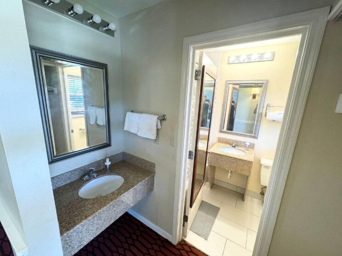 Bathroom 3, Kiteville Lancaster, Lancaster