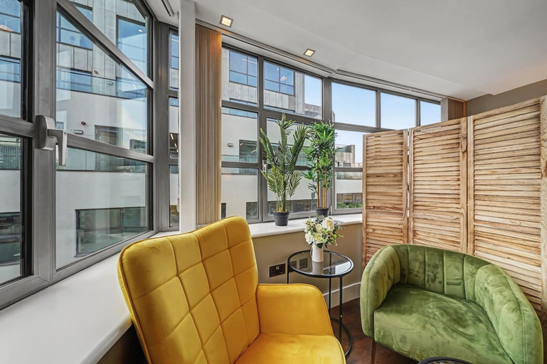 Room 4, Stylish and Central City Apt With 2 Bathrooms, London
