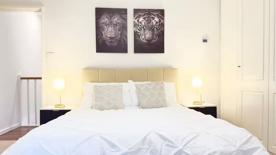 Bedroom 3, 3BR Retro Escape ICC & Darling Harbour, Sydney