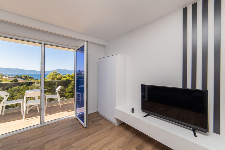 Room 4, Altiora Prestige Residence 201, Gradac