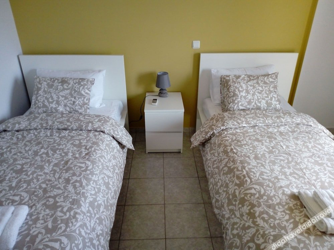 Bedroom 3, Double M, Attica