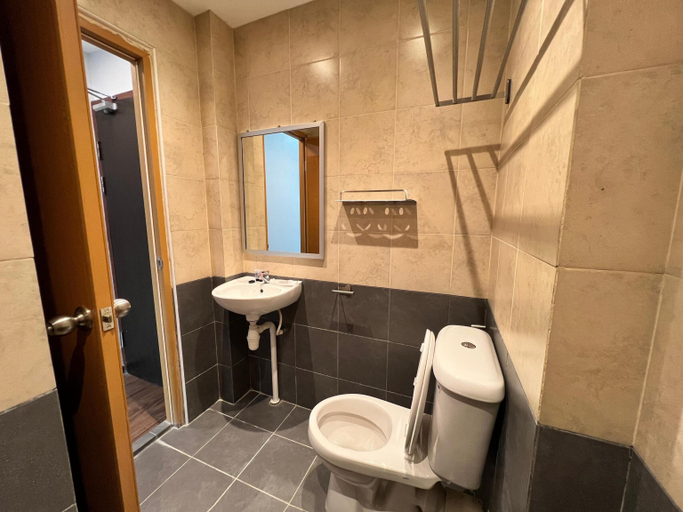 Bathroom 3, Margo Hotel KK, Kota Kinabalu
