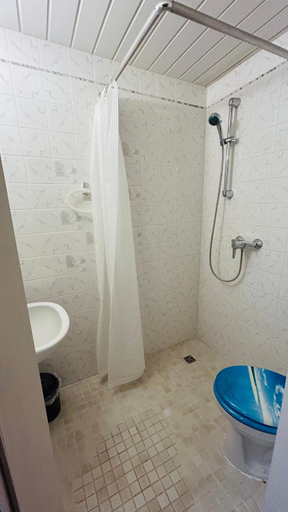 Bathroom 2, Pension Rosenhof am Bahnhof, Spree-Neiße