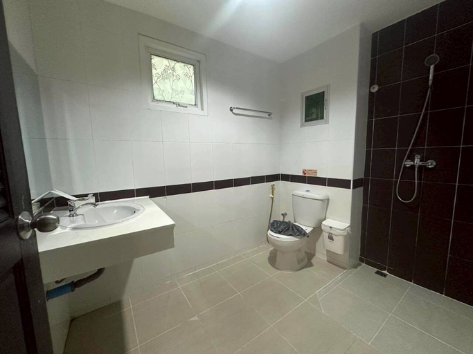 Bathroom 3, Patong Gray House, Pulau Phuket