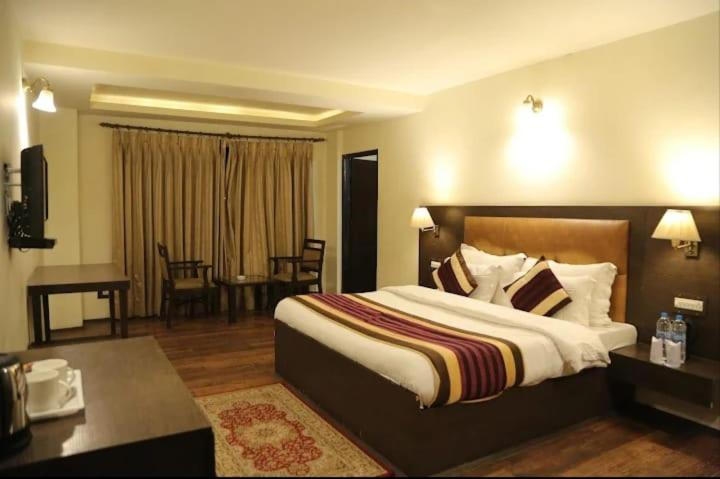 Bedroom 2, Hotel Sandhya, Kullu