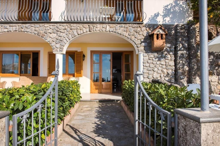 Exterior detail, De Vivo Realty - Villa Savina Positano, Salerno