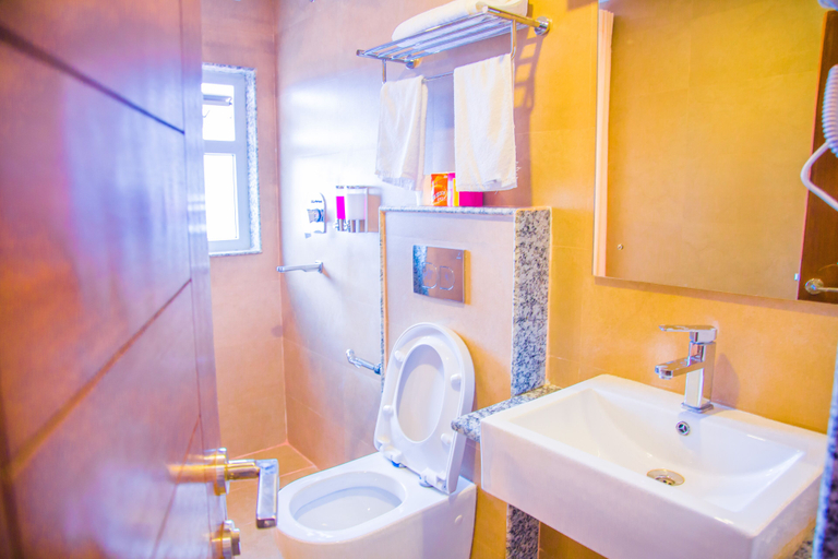 Bathroom 5, Himalayan Suite Hotel, Bagmati