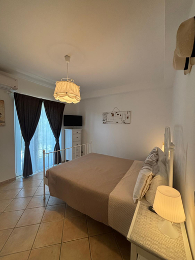 Bedroom 2, ValeHouse, Rome