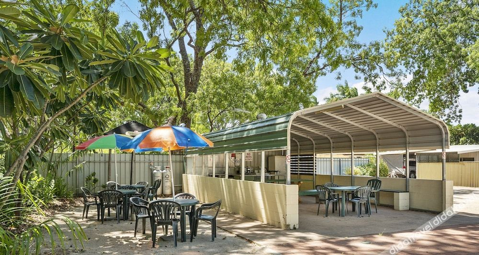 Food & Drinks, Riverview Tourist Village, Katherine