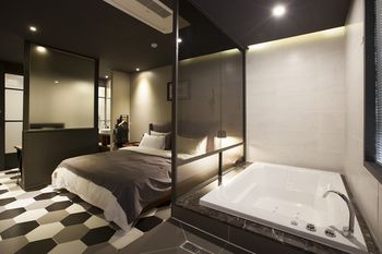 Others 2, Sorgente Business Hotel, Sasang