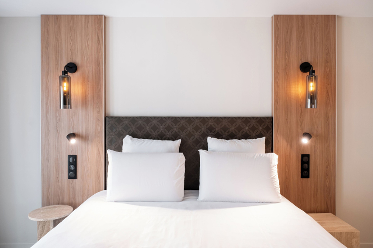 Bedroom 3, Mercure Troyes Centre Hotel, Aube