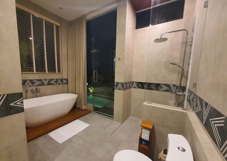 Bathroom 3, Casa Esquina - West Wing, Badung