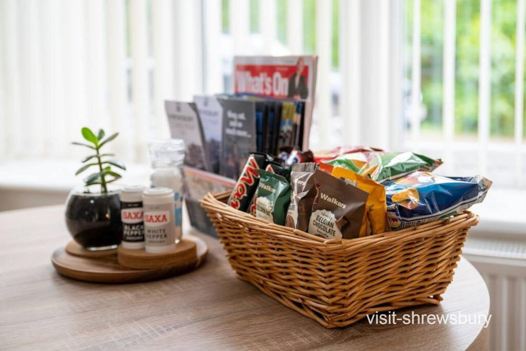 Food & Drinks, Personal En-suite, Shropshire