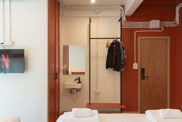 Bathroom 3, Samyan Story Boutique Hotel, Bang Rak