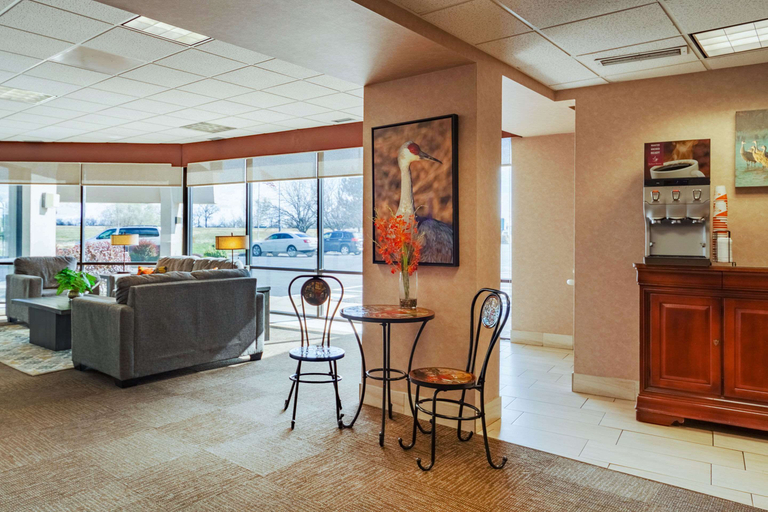 Public Area 3, Suburban Studios I-80 Grand Island, Hall