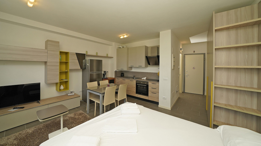 Room 5, Corte Fasanella 33 in Toscolano-maderno, Brescia
