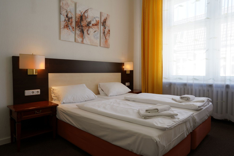 Bedroom 4, Hotel Ambert, Berlin