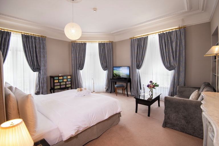 Room 3, La Residence des Trois Couronnes, Pays-d'Enhaut
