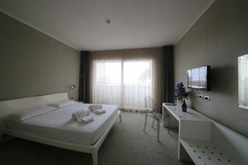 Others 4, Hotel delle Terme, Livorno