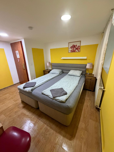 Bedroom 2, Deniz Guesthouse, Budapesti