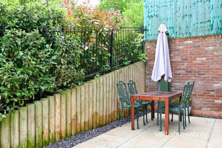Others 4, Personal En-suite, Shropshire