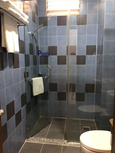 Bathroom 3, Tuong Vy Hotel, Ho Chi Minh City