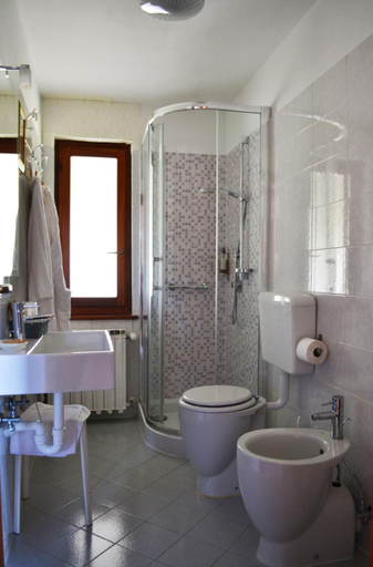 Bathroom, Casa di Nina, Novara