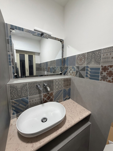 Bathroom 2, le casette marconi, Foggia