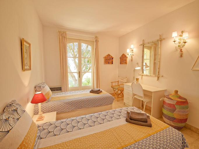 Bedroom 3, Sunny holiday home in Provence with pool, Vaucluse