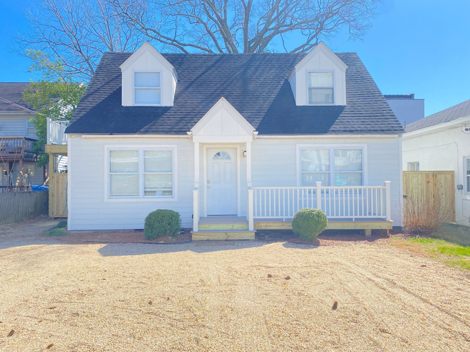 Exterior & Views 2, 508 A The Shore Break Cottage, Virginia Beach