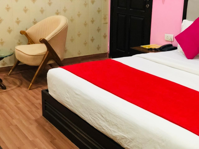 Bedroom 5, Hotel Veer Palace, Delhi