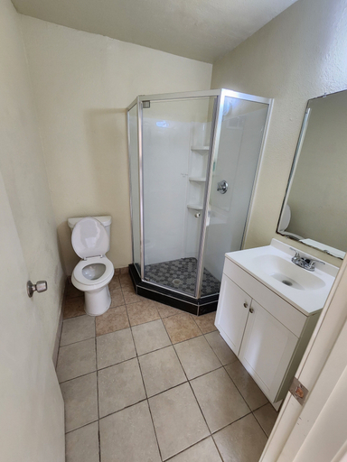 Bathroom 4, HomeTown Inn and Suites, Dallas