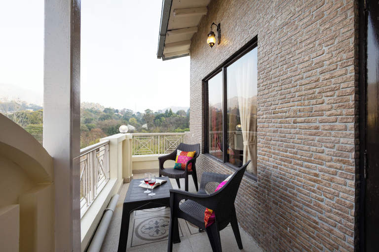 Property grounds 5, Alaya Stays Rainmist 4BHK PetFriendly, Pune