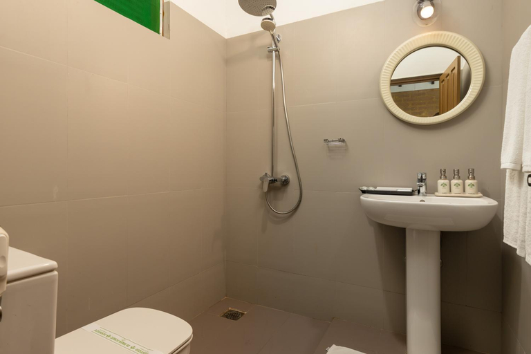 Bathroom 4, Tree Of Life, Harispattuwa