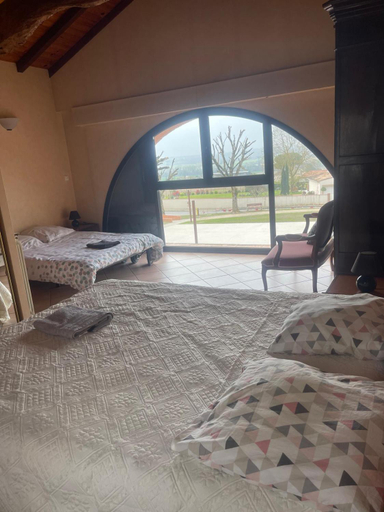 Bedroom 3, Chez Papi, Haute-Garonne
