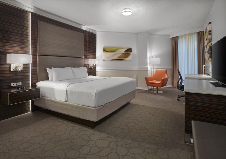 Bedroom 3, Delta Hotels by Marriott Edmonton Centre Suites, Division No. 11