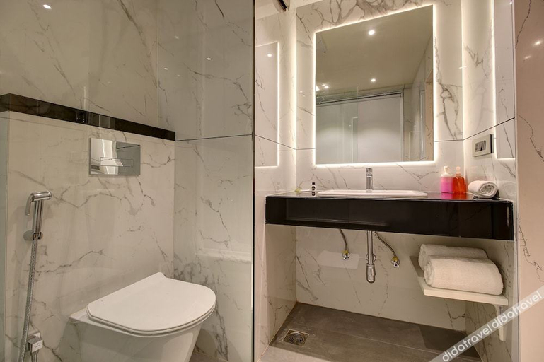Bathroom 3, Hotel Mumbai House - Ghansoli, Thane