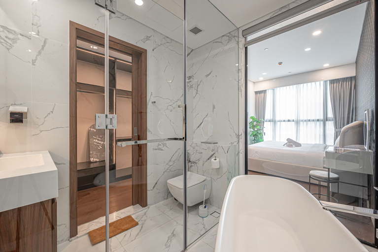 Bathroom 5, The Galleria Residences, District 2