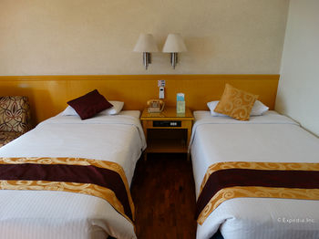 Others 5, Aloha Hotel, Manila City