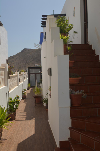 Others 5, Habitaciones Martin, Almería