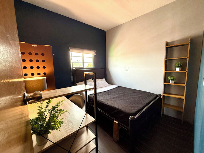 Others 5, Capital Hostal, Mexico City