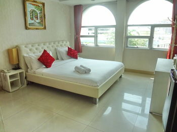 Others 5, Diamond Residence Silom, Bang Rak