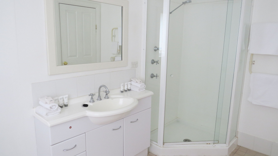 Bathroom 4, Best Western Plus Goulburn, Goulburn Mulwaree - Goulburn