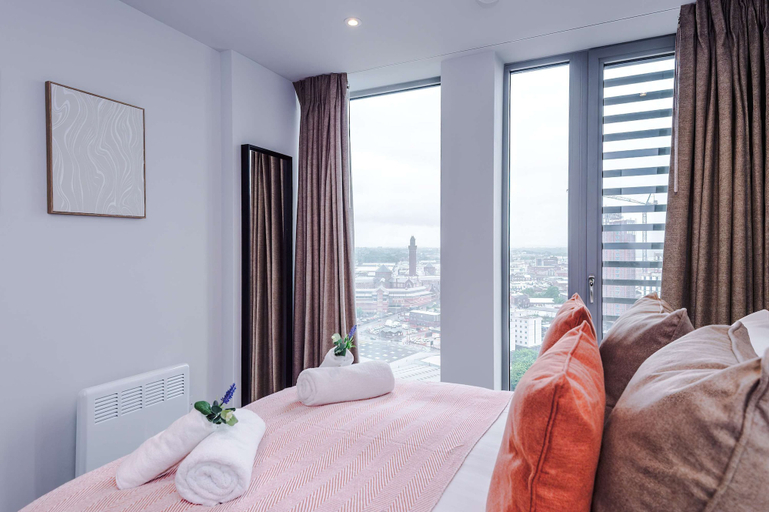 Room 2, Stunning New 2-bed Flat in Manchester Perfect for Couples, Manchester