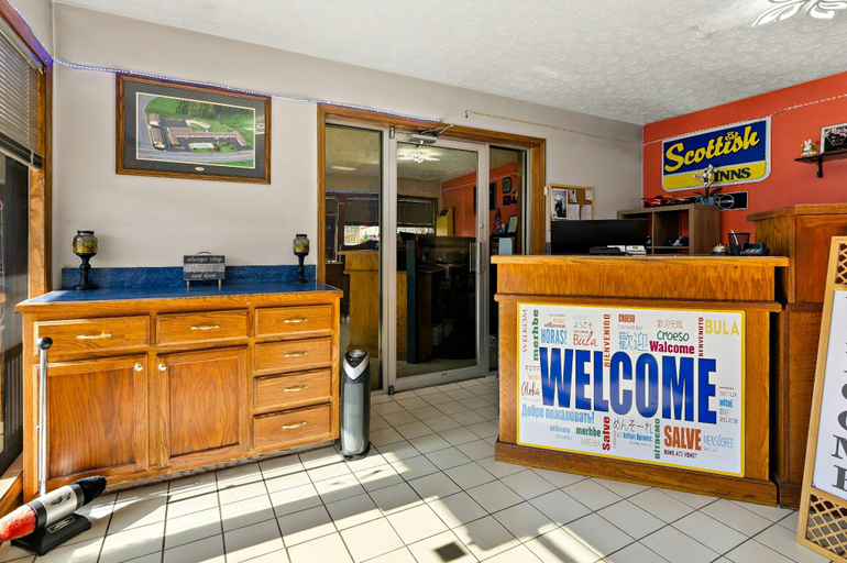 Public Area 2, Scottish Inns Collinsville-Martinville, Henry