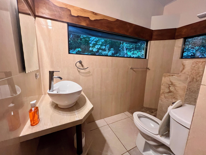 Bathroom 4, Zen Zaru Beautiful Hidden Hotel, Aguirre