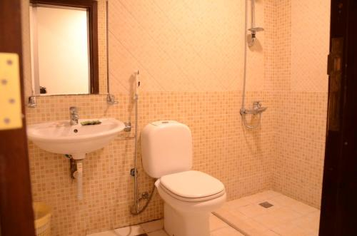Bathroom 5, Artal Taibah Hotel, Al Madinah Al Munawwarah