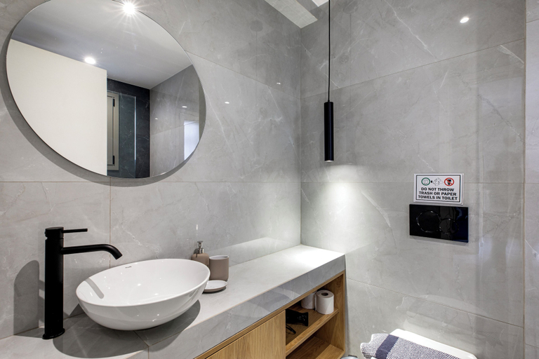 Bathroom 4, Oraya Chic Studio with Balcony in Athens, Attica