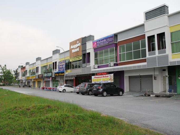 Exterior & Views 2, Swing & Pillows @ Anggun Hotel Seri Iskandar, Ipoh, Perak Tengah